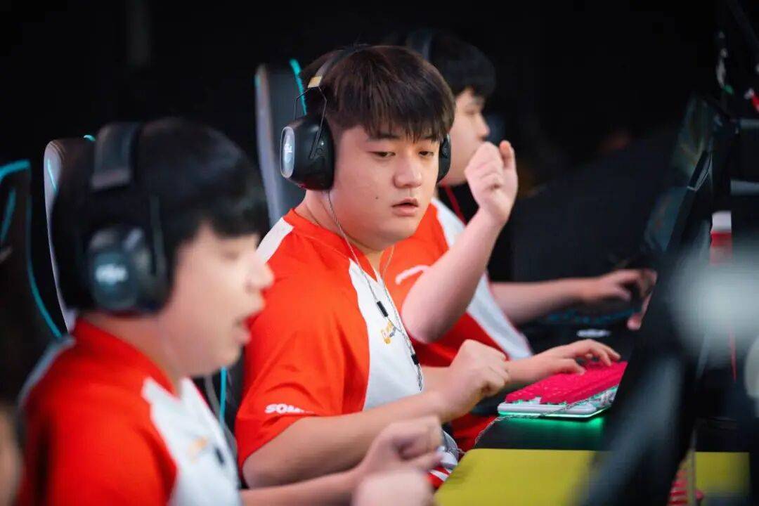 开云体育-BLG力克LGD，Gumayusi开启传奇时刻强强对话成都决赛之夜，留下经典瞬间的简单介绍