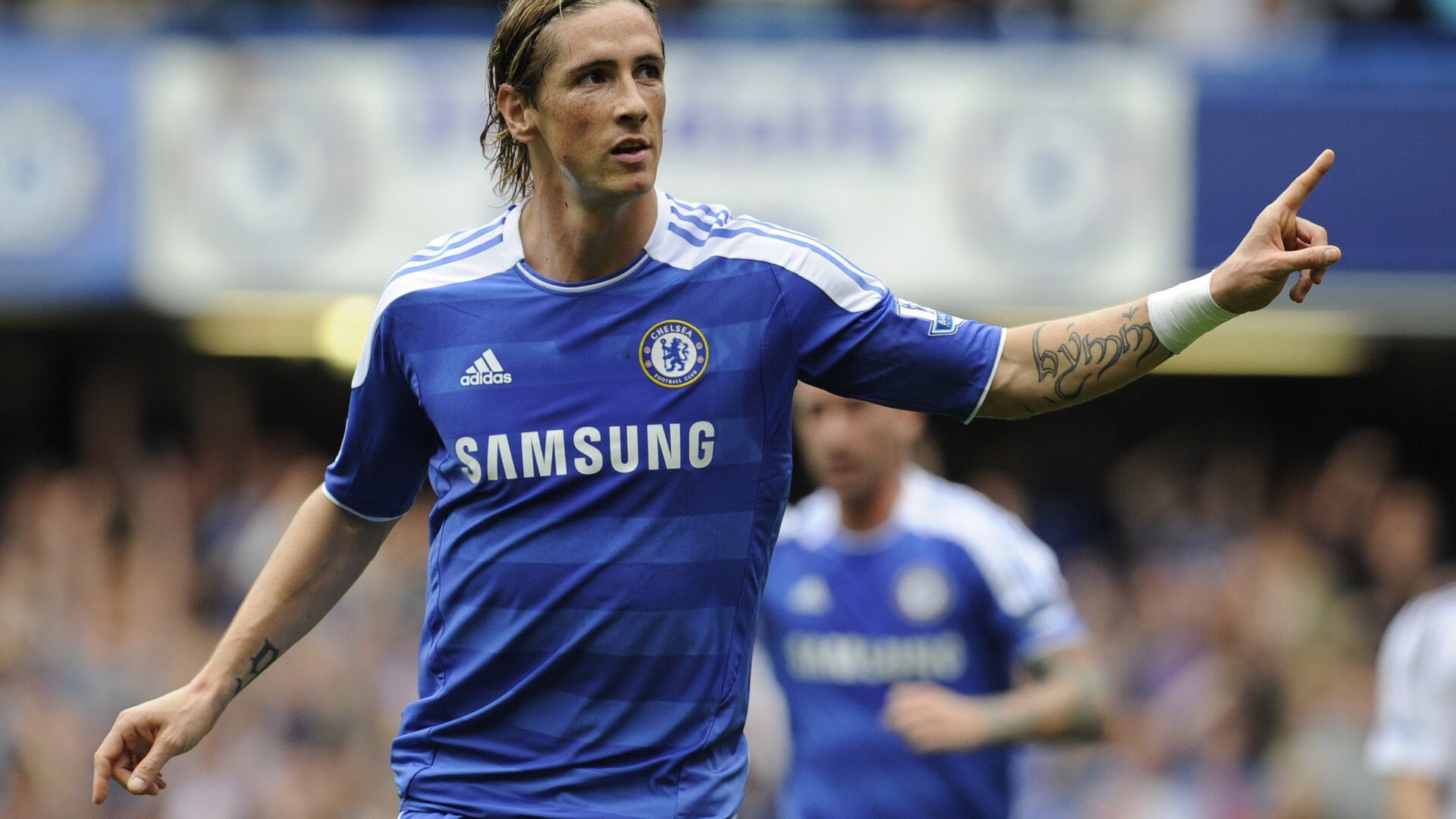 开云-当瑞士铁壁遇上拜仁洪流，假设阿圭罗在阵，何为教科书级前锋表现？