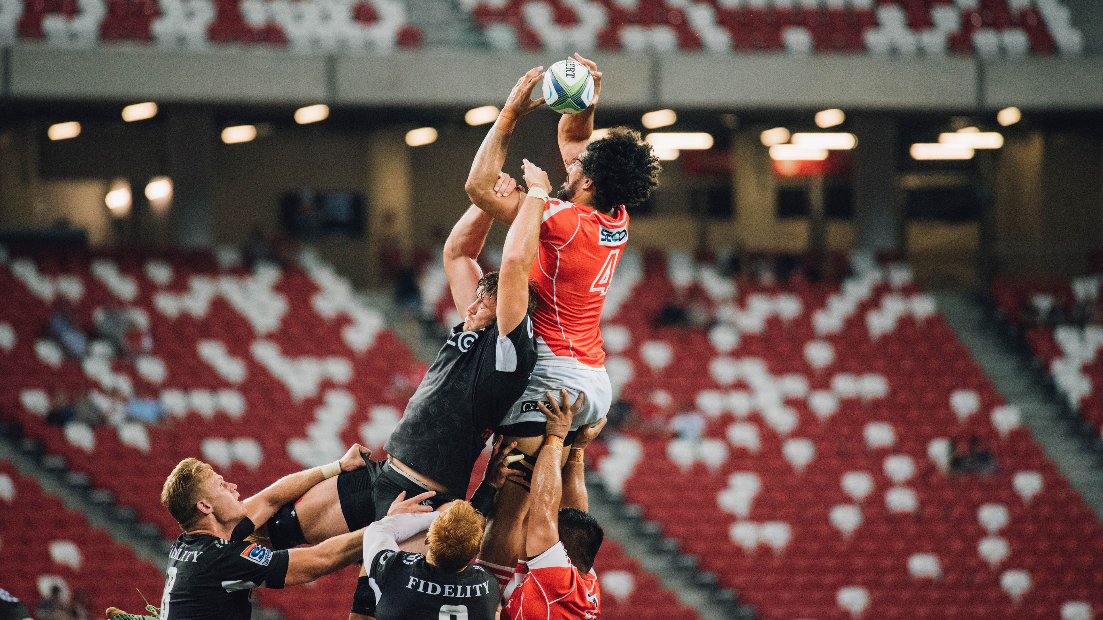 开云-一球定乾坤！福克斯绝杀撕裂汽车城，太阳惊险逃生记